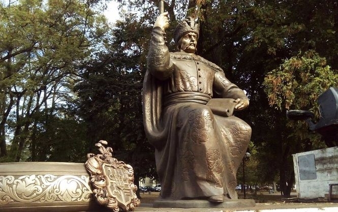 В РФ відкриття пам'ятника Мазепі назвали зрадою Порошенка українському народу
