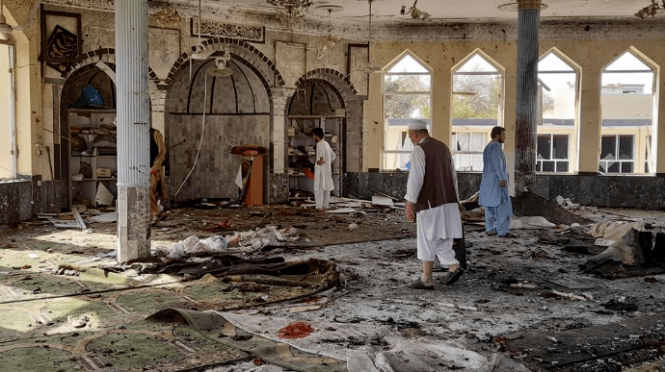 Смертник совершил теракт в мечети в Афганистане - более 40 погибших