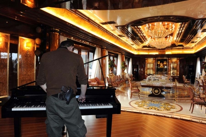 Только мебель в доме Януковича стоит около €2,7  млн, - документ 