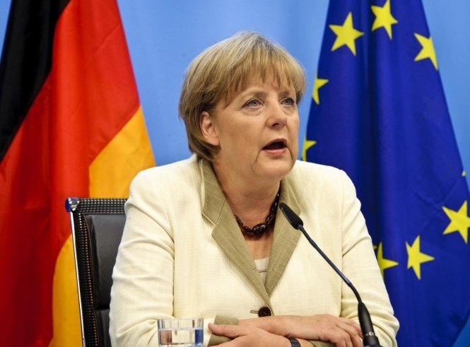 Меркель відкриває обійми Олланду