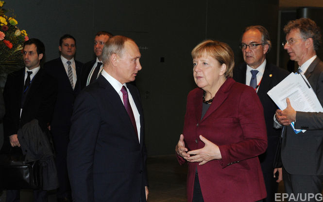Меркель обратилась к Путину с требованием повлиять на боевиков на Донбассе