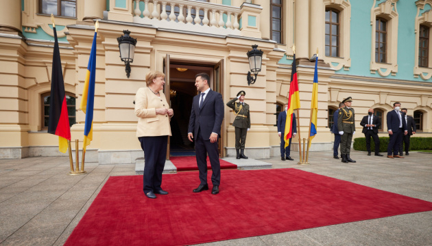 Зеленский и Меркель встретились в Киеве