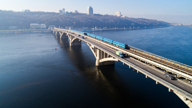 В Киеве в сентябре начнется капремонт моста Метро через Русановский пролив