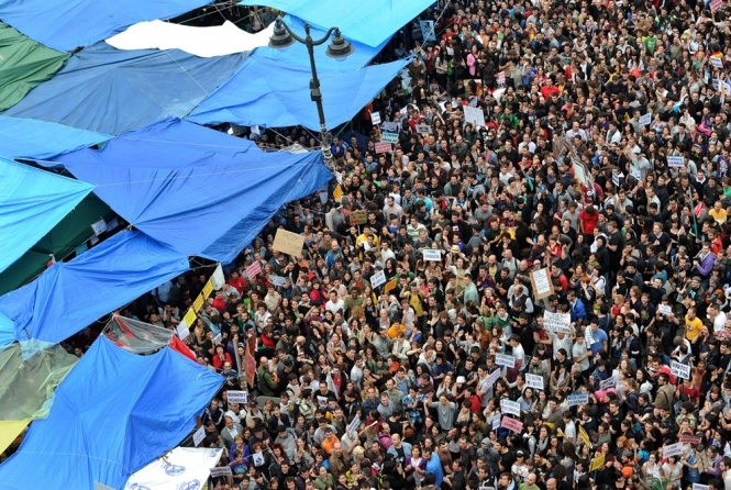 В Іспанії тисячі людей протестують проти жорсткої економії