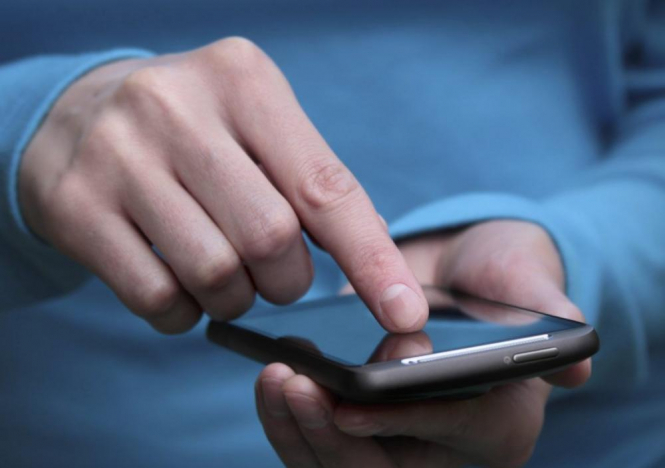 Вихід з дому за SMS: у Словаччині можуть посилити правила комендантської години 