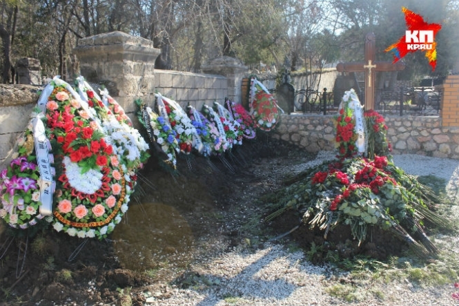 Александр Янукович подтвердил, что его брата похоронили в Крыму - фото 
