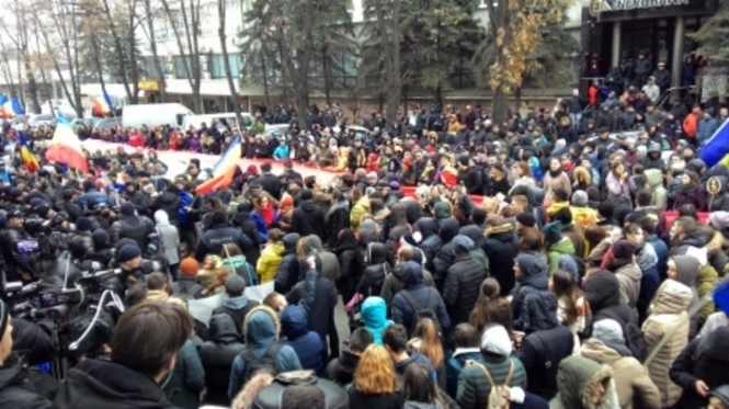 У Молдові люди протестують проти результатів президентських виборів
