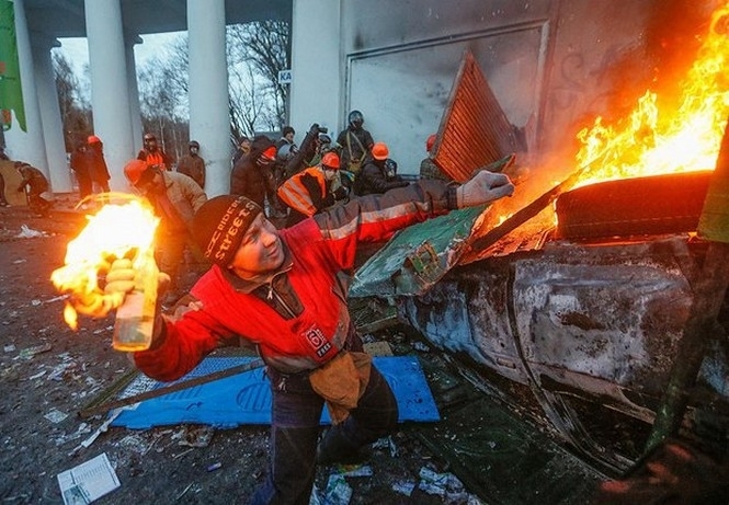 Убитые в Киеве погибли не от оружия силовиков, - МВД