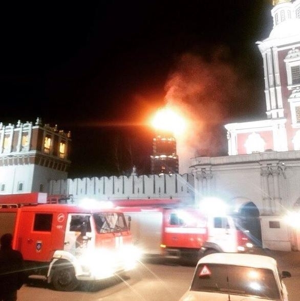 У Москві горить Новодівочий монастир, - фото
