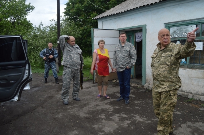 На Луганщині бойовики обстріляли український блокпост: є жертви серед мирних мешканців