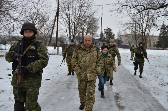 Под обстрел террористов на Луганщине попал губернатор Геннадий Москаль вместе с нардепом