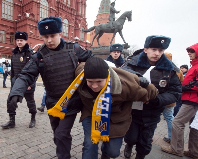 Небезпечними терористами ФСБ Росії намагається виставити українських заробітчан