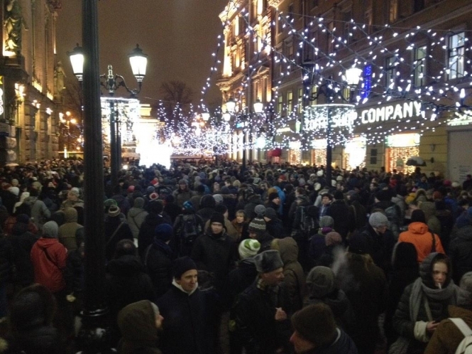 На Манежной площади в Москве протесты: полиция уже задержала Навального и 20 активистов