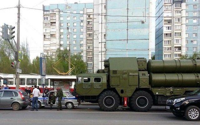 В Москве зенитно-ракетный комплекс протаранил полицейский автомобиль