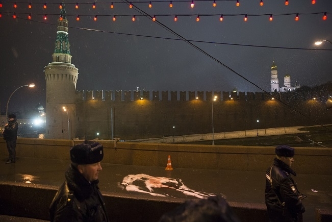 Свидетель убийства Немцова дала показания, ее не пускают в Украину, - адвокат