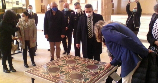 Журнальний стіл з нью-йоркської квартири виявився мозаїкою давньоримського імператора