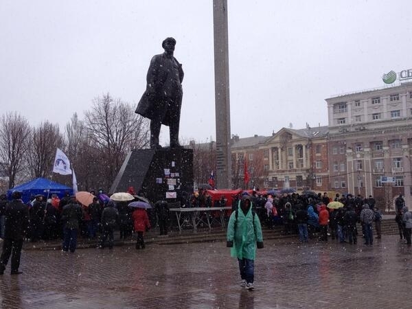 В Донецьку розпочинається проросійський мітинг в підтримку кримського референдуму, - фото