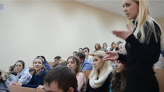 Миколаївським студентам намагались показати фільм про 