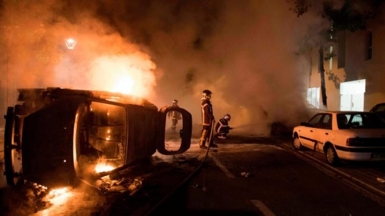 В Нанте из-за смерти юноши от пули полиции за ночь сожгли 50 авто