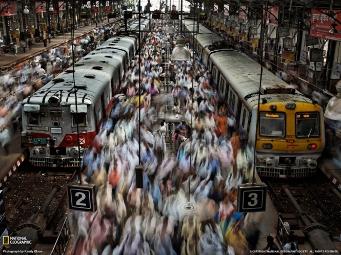 Из-за давки на железной дороге в Индии погибли 22 человека