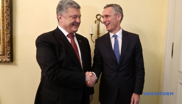 Порошенко обсудил со Столтенбергом сотрудничество Украина-НАТО, - ФОТО, ВИДЕО