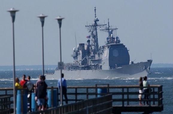 Американский крейсер входит в Черное море