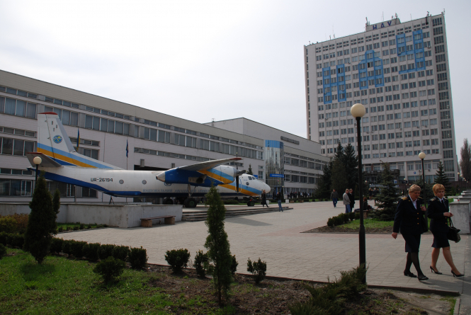 В Киеве в Национальном авиационном университете нашли сумку с гранатами