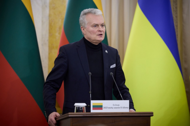Корупція в Україні гальмує постачання зброї – президент Литви