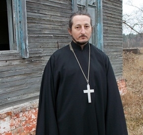 На Чернігівщині невідомі спалили будинок священика Московського патріархату, який перейшов в УПЦ КП