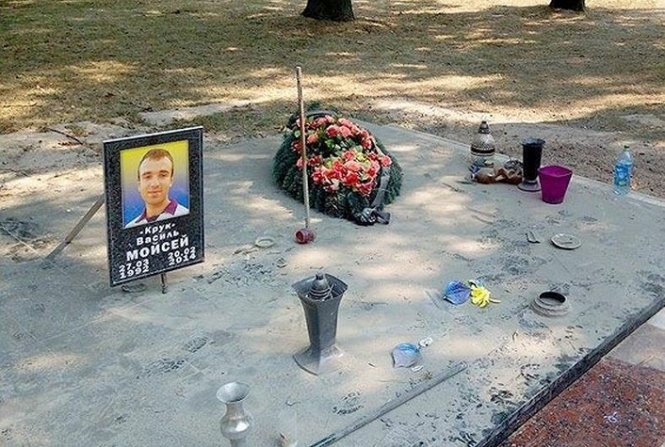 Переселенець з Горлівки вчинив наругу над могилою Героя Небесної сотні в Луцьку