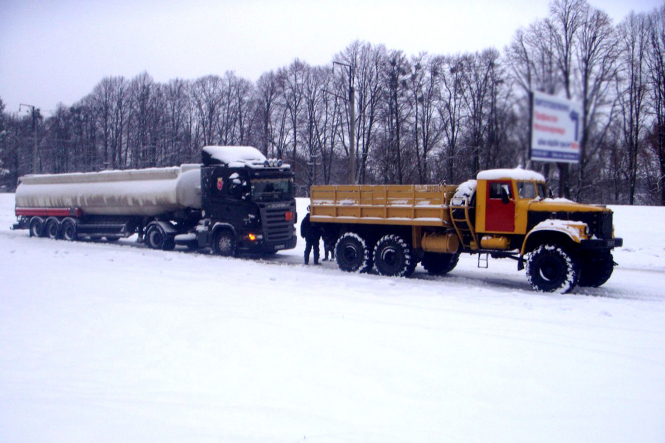 На автодороге в направлении Кременчуга введено ограничение движения из-за осложнения погодных условий