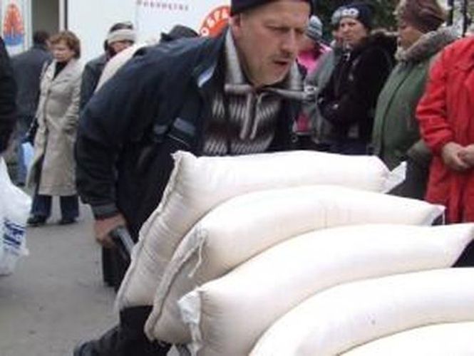 За полгода Украина сократила экспорт сахара и сладостей в Россию более чем в четыре раза
