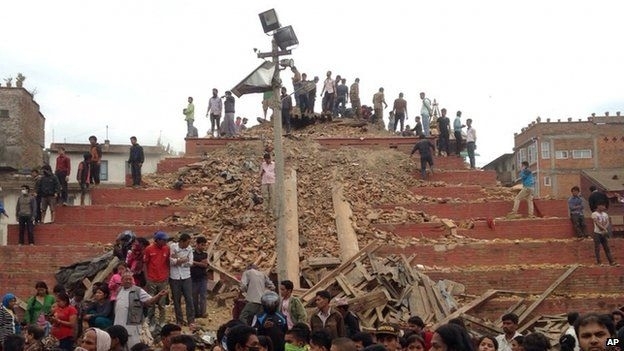 В Непале число жертв землетрясения выросло до 1,4 тыс. человек