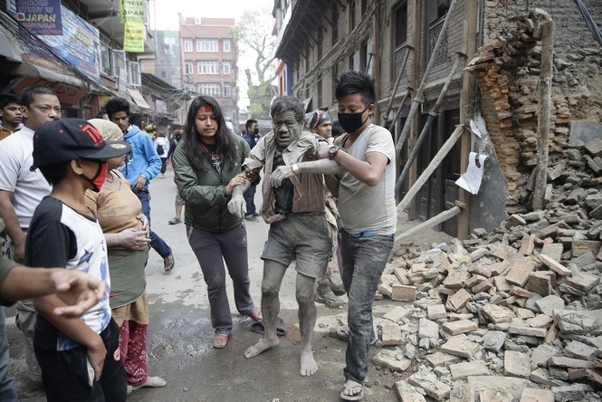 Кількість жертв землетрусу у Непалі перевищила 6 тисяч людей