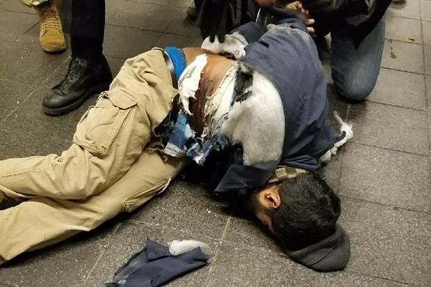 Взрыв на Манхэттене: пострадали три человека
