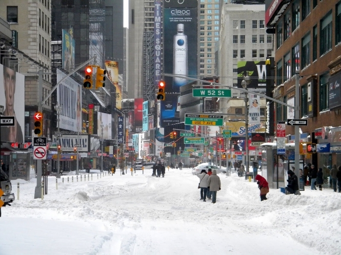 В Нью-Йорке и штате Нью-Джерси ввели чрезвычайное положение из-за надвигающейся снежной бури