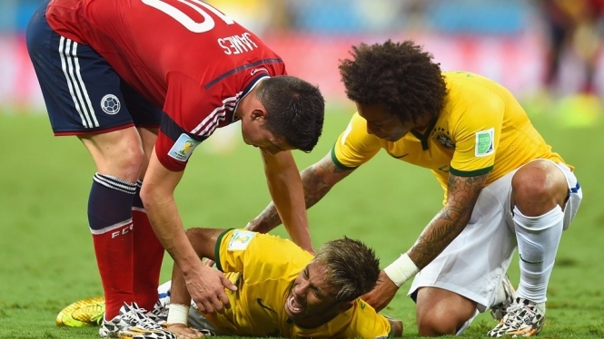 В матчі проти Колумбії лідеру бразильців зламали хребет, - відео