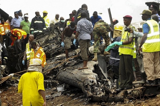 Авіакатастрофа в Нігерії: щонайменше 13 людей загинуло (фото)