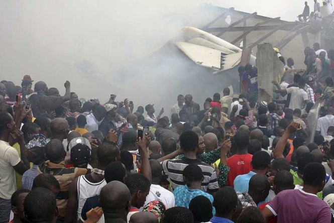 В Нигерии в церкви обрушилась крыша: по меньшей мере 60 человек погибли