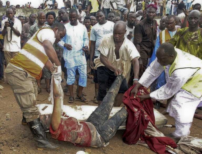 Смертник подорвал более 20 человек в Нигерии