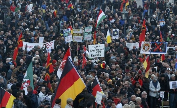 У німецькому Дрездені близько 20 тисяч людей провели антиісламістський мітинг