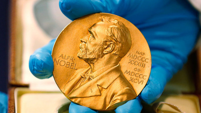 Нобелівську премію з медицини присудили дослідникам зі США Джуліусу та Патапутяну