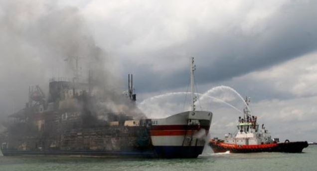 В результате пожара на пароме Norman Atlantic погибли 8 человек
