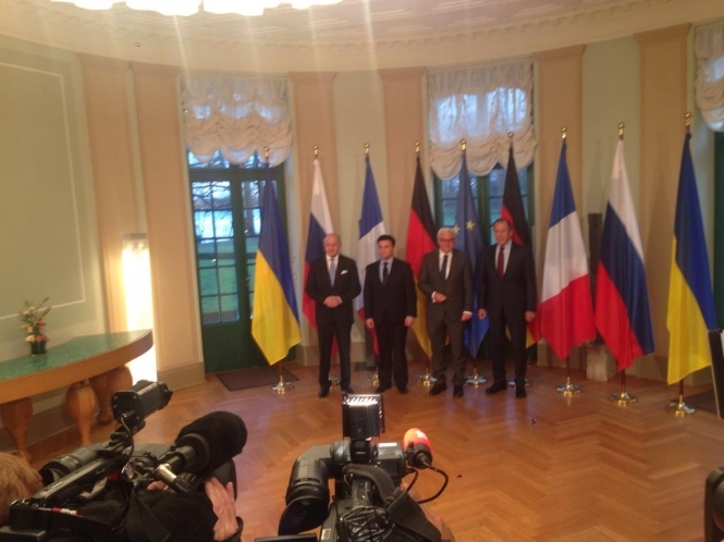 На переговорах в Берлине Климкин требует, чтобы ОБСЕ проверила, как террористы отвели тяжелое оружие