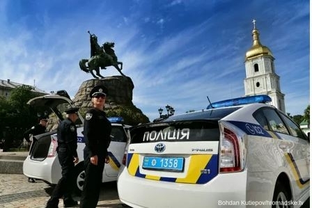 Поліцейські у Києві затримали міліціонерів з наркотиками