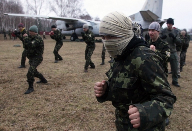 Четверо українських військовослужбовців звільнено з полону терористів 