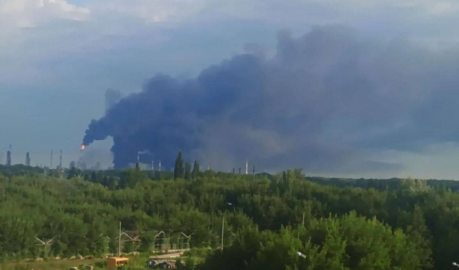 Україна атакувала один із найбільших НПЗ рф в Башкортостані