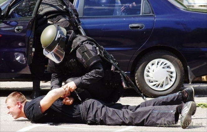 Правоохранители предотвратили ввоз на Закарпатье из зоны АТО двух автомобилей с оружием