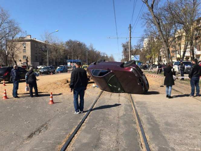 В Одесі на Фонтанській дорозі під проїжджою частиною вибухнув газ
