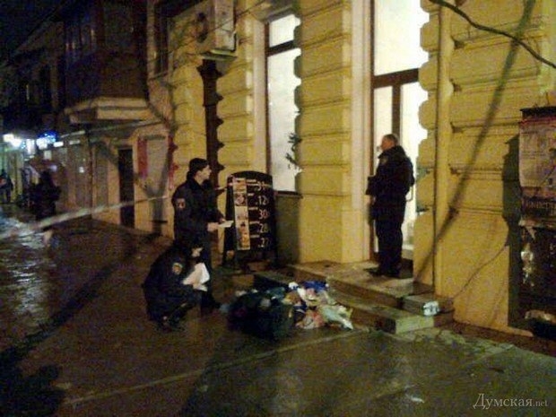 В центре Одессы саперы взорвали подозрительную сумку